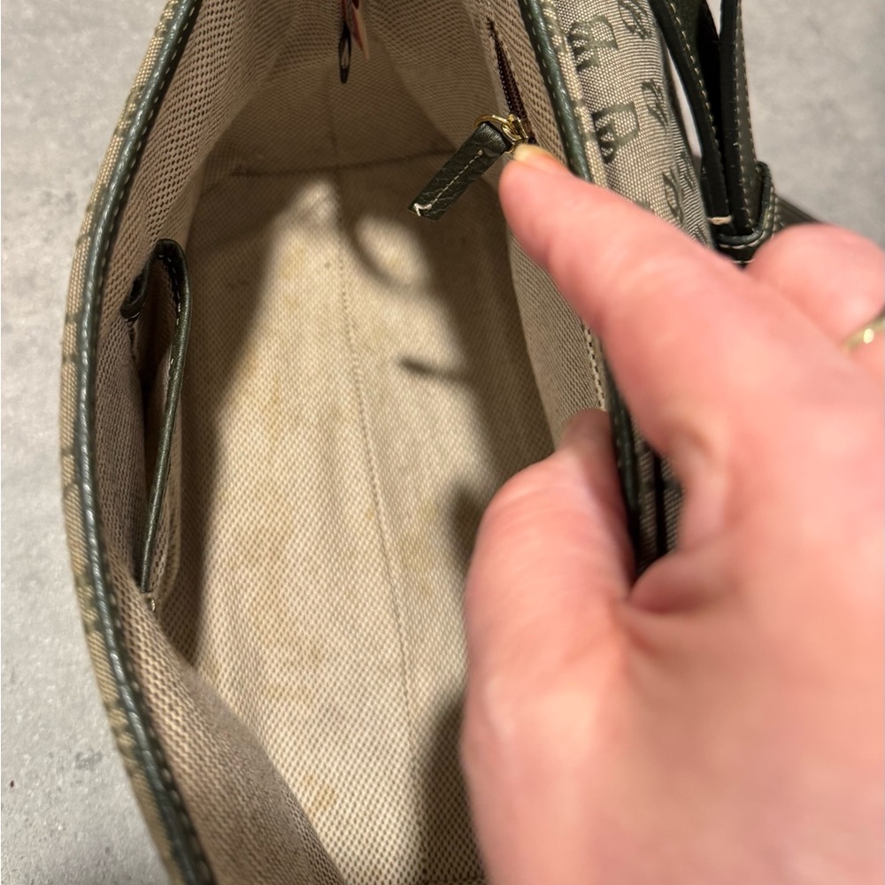 Dooney & Bourke Signature Messenger Style Bag! Green!! GUC!! - Picture 10 of 13